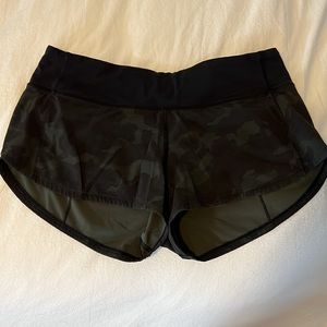 Lululemon speed up low rise shorts. Green camo